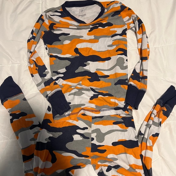 Gap cotton pajamas used boys camo - Picture 1 of 2